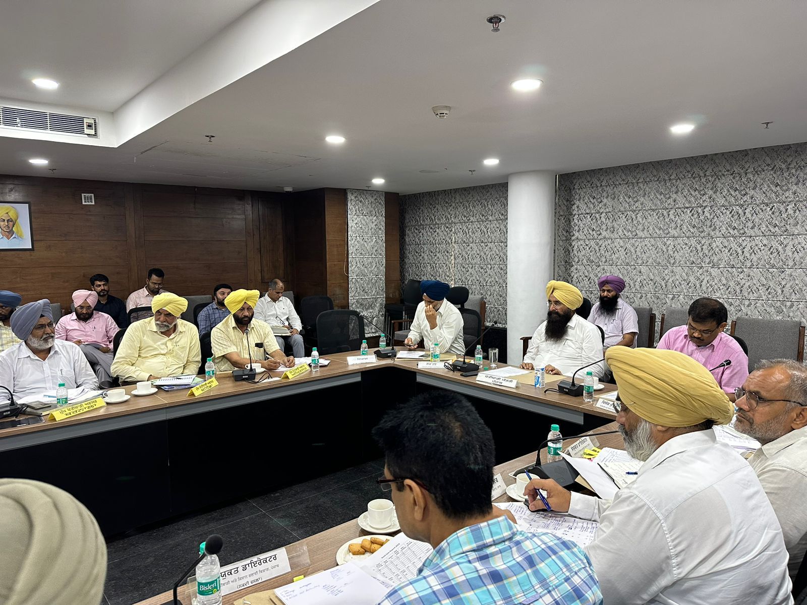 PUNJAB AGRICULTURE MINISTER DIRECTS CHIEF AGRI OFFICERS TO ENSURE MAXIMUM HELP TO FLOOD-AFFECTED FARMERS