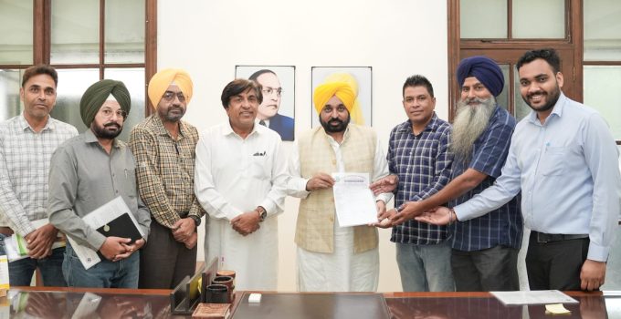 Diploma Engineers Association contributes one day salary to 'Chief Minister Relief Fund'