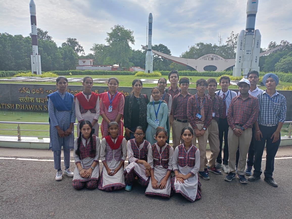 18 students of SOE witnessed the launch of PSLV-C56