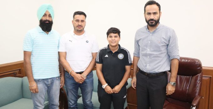 Sports Minister congratulates Kanika Ahuja on being selected for the Indian Cricket team