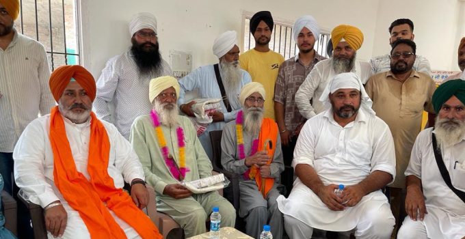 Cabinet Minister Chetan Singh Jauramajra visits homes of freedom fighters, pays respects to their indomitable spirit