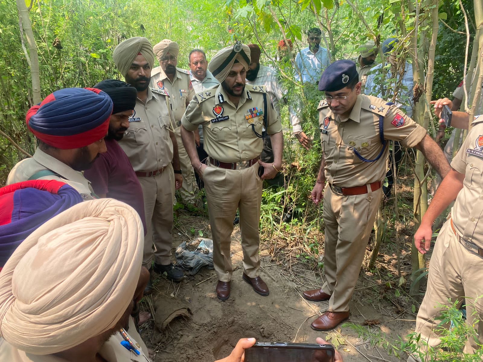 PUNJAB POLICE IN JOINT OP WITH STF CONDUCT SEARCHES IN RUPNAGAR, SBS NAGAR; 27 NABBED