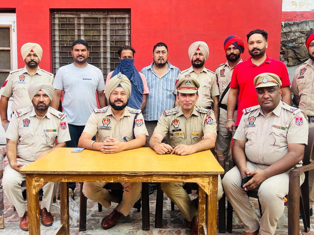 PUNJAB POLICE RECOVER 8KG HEROIN FROM SMUGGLER WHO SWAM TO PAKISTAN TO RETRIEVE CONSIGNMENT