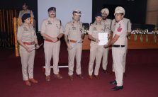AHEAD OF I-DAY, DGP GAURAV YADAV HOLDS LAW AND ORDER REVIEW MEETING IN HOSHIARPUR