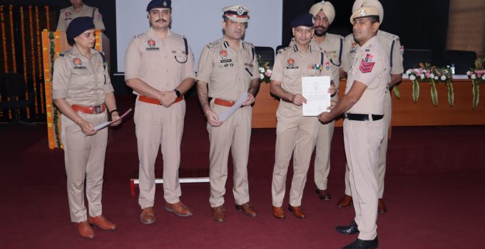 AHEAD OF I-DAY, DGP GAURAV YADAV HOLDS LAW AND ORDER REVIEW MEETING IN HOSHIARPUR