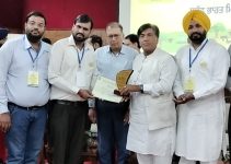 Jimpa honors 24 Gram Panchayats, 23 Schools and 23 Safai Sewaks at State Level function